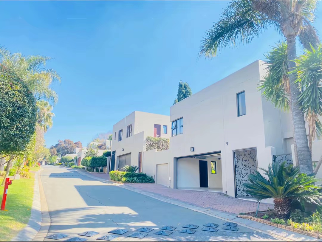 Stunning Fully Furnished  3 bedroom 2,5 bathroom to rent immediately in Morningside.